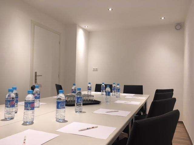 Brit Hotel Salon de Provence Facilidades foto